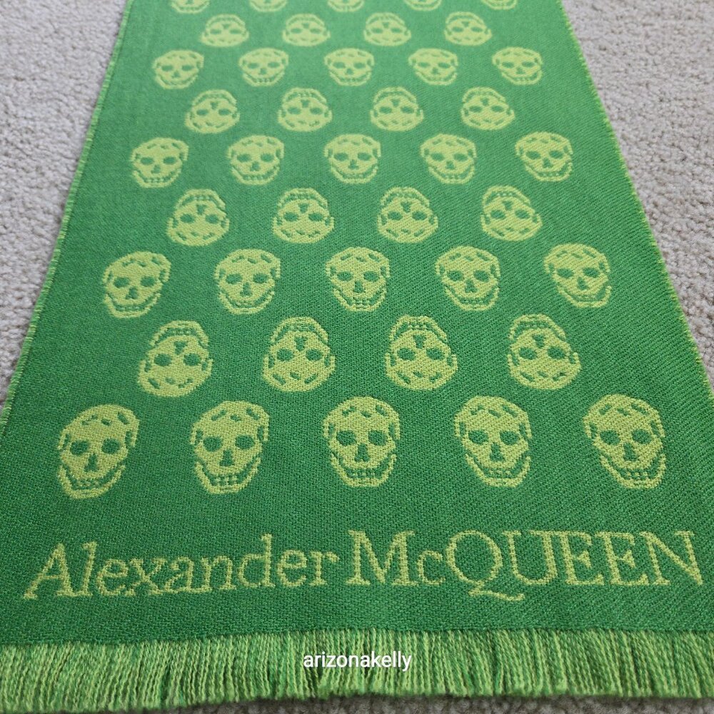 NWOT McQueen Wool Reversible Skull Scarf Kelly Green/Lime Green - Picture 9 of 12